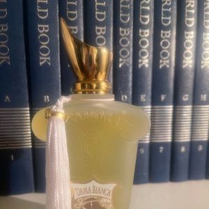 Dama Bianca, 100 ml. Sprayed 4 times